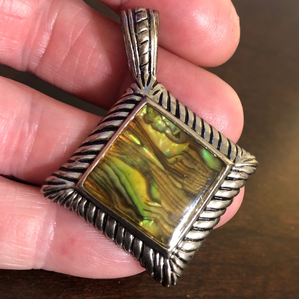 Lia Sophia necklace drop